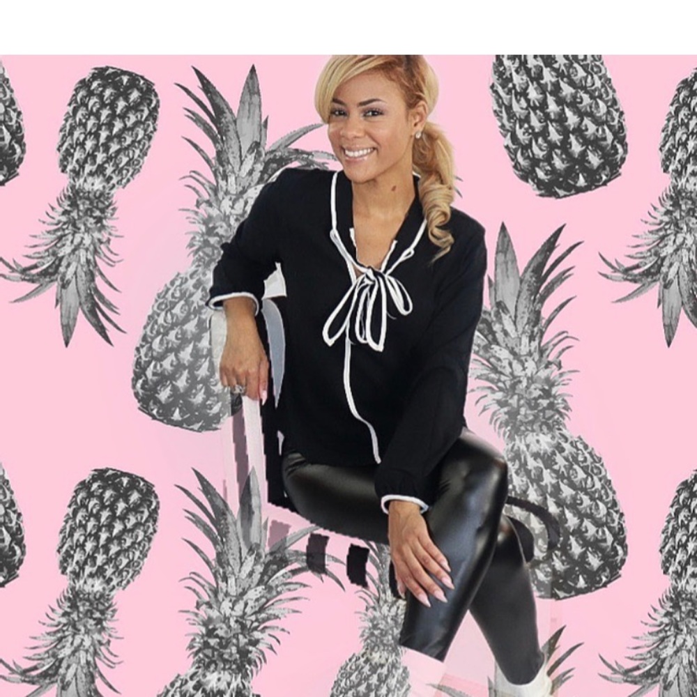 Black and white Tie up Collar Top